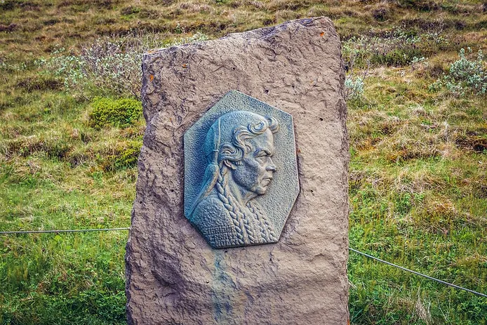 Statue of Sigríður Tómasdóttir