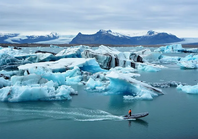 Glacial Lagoon in Iceland: Jokulsarlon 