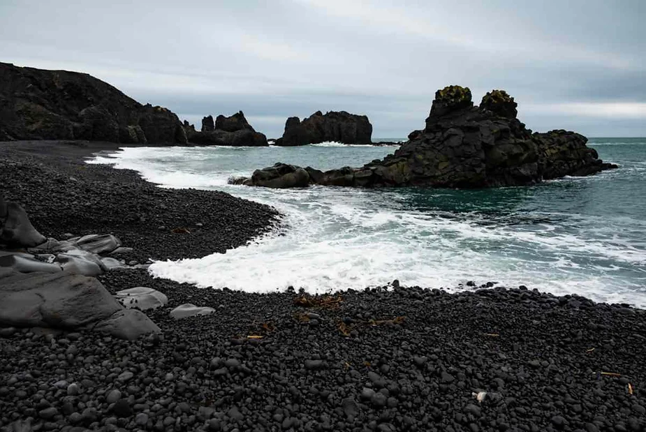 Discovering Djúpalónssandur: The Hidden Gem of Black Sand Beaches in Iceland