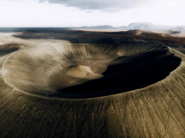 Dimmuborgir Lava Fields – The regions of Iceland on a map of the country