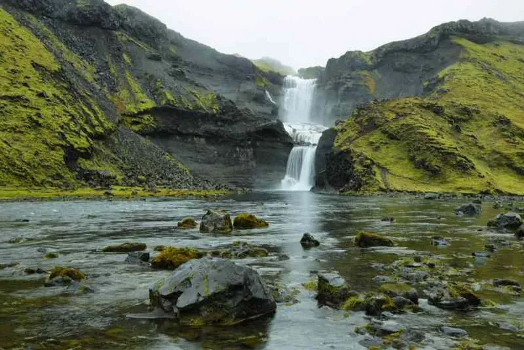 Desvelando los misterios de Eldgja: el tesoro volcánico de Islandia